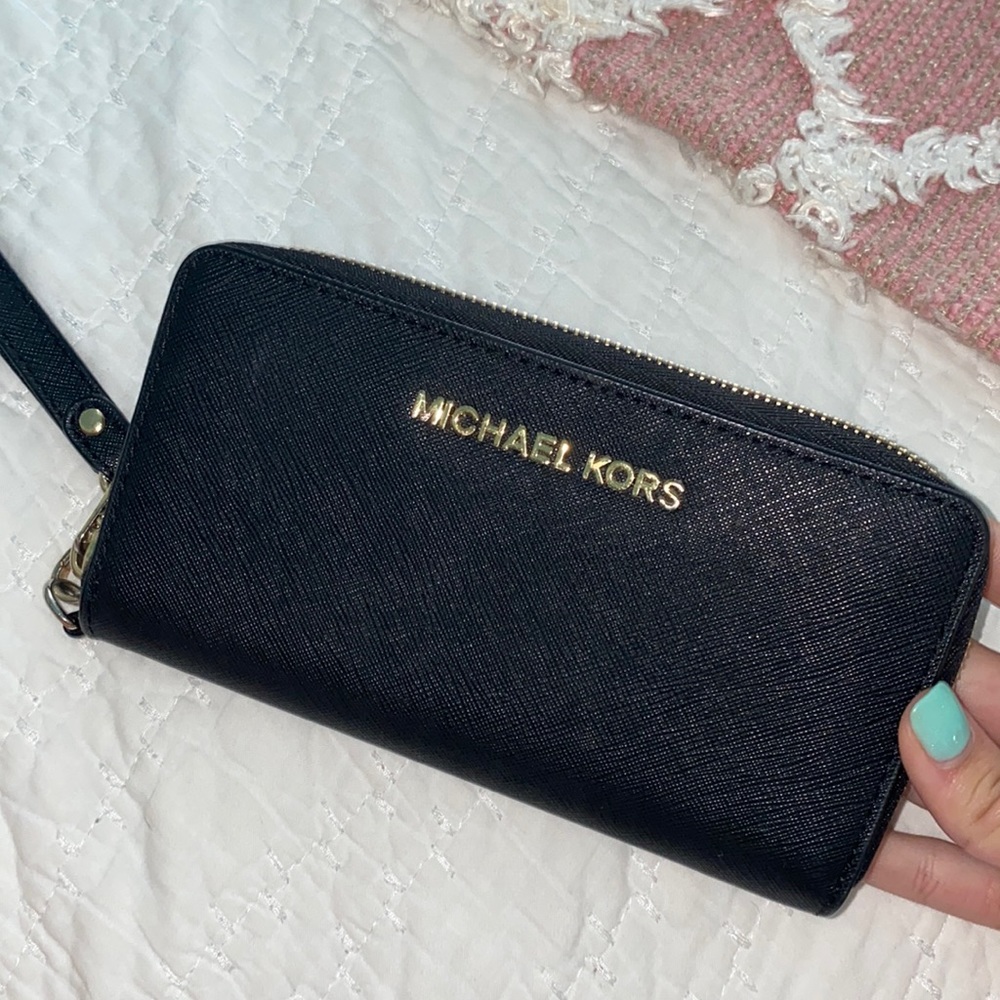 Michael Kors Wristlet